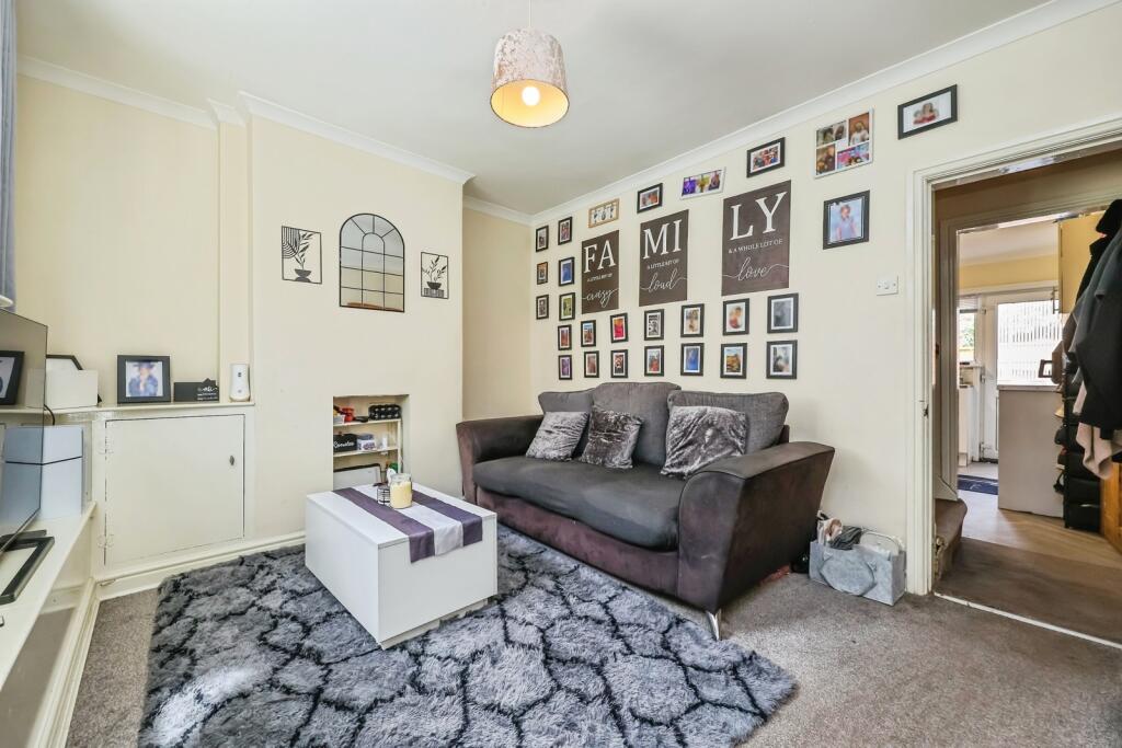 House in Ashfield, Hucknall - View 5