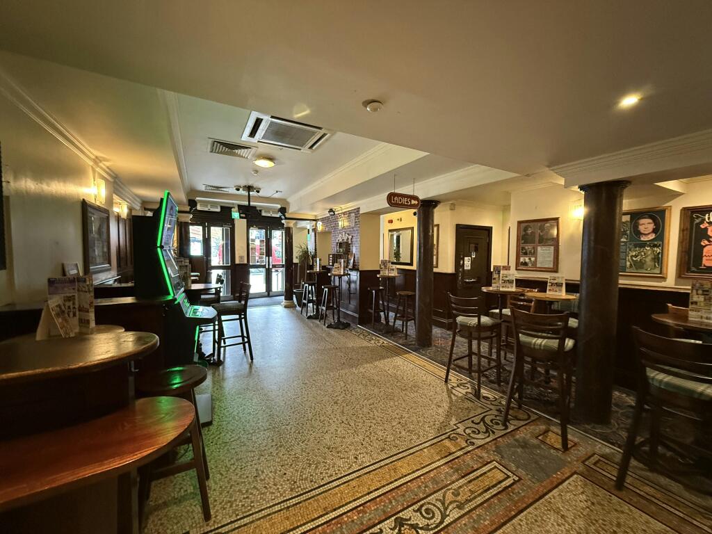 Kentish Drovers Peckham Internal 3.JPG