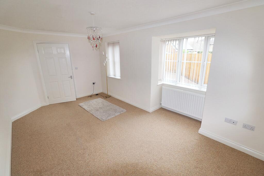 Park Close, Spalding, PE11 photo 3