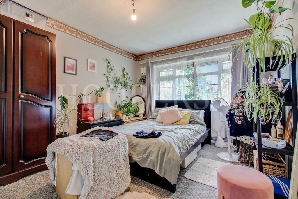 Apartment in London - More