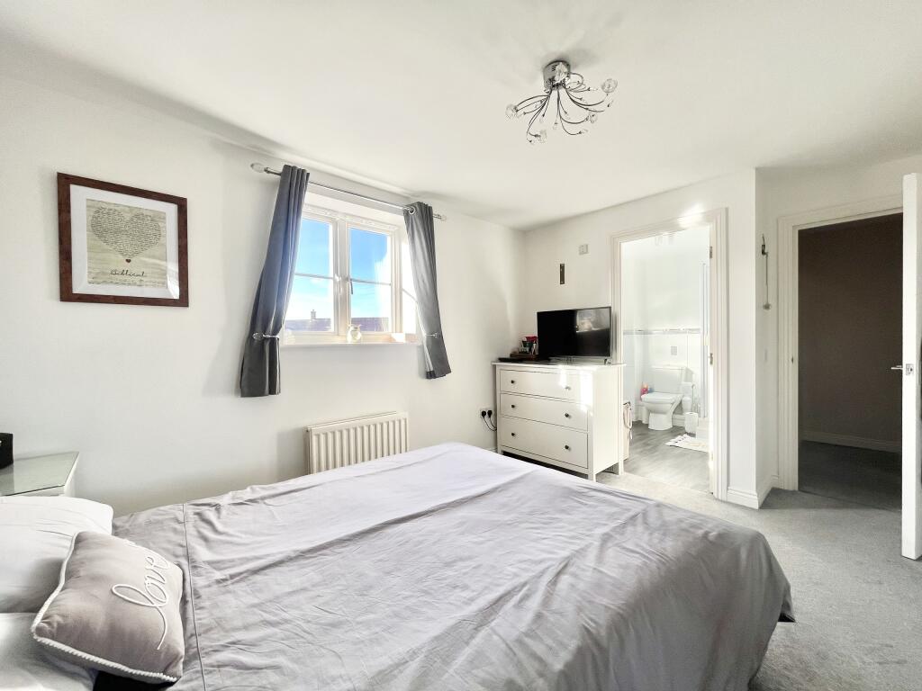 Additional image 12 of Hawks Rise, Yeovil, Somerset - Four Double Bedrooms