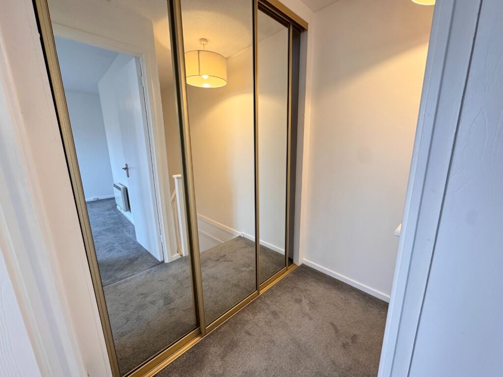 House in Toddington, Central Bedfordshire - More