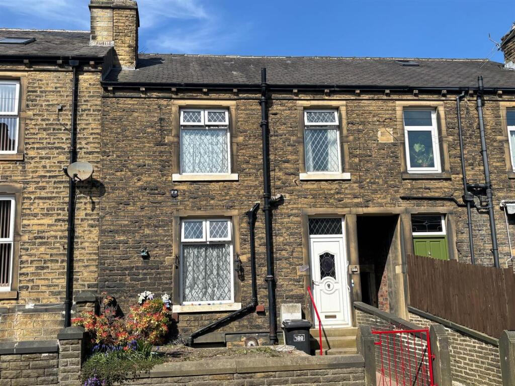 1-bed terraced on Blackmoorfoot Road, Huddersfield, £80,000