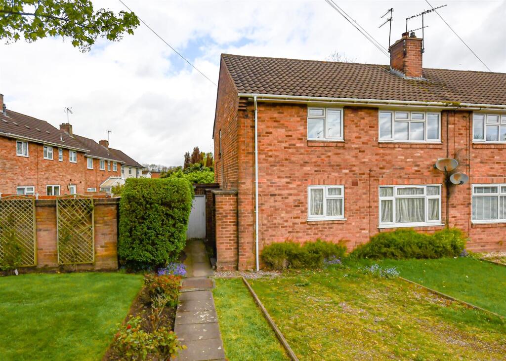 Main image of property: 66a White Oak Drive, Finchfield, Wolverhampton, WV3 9AW