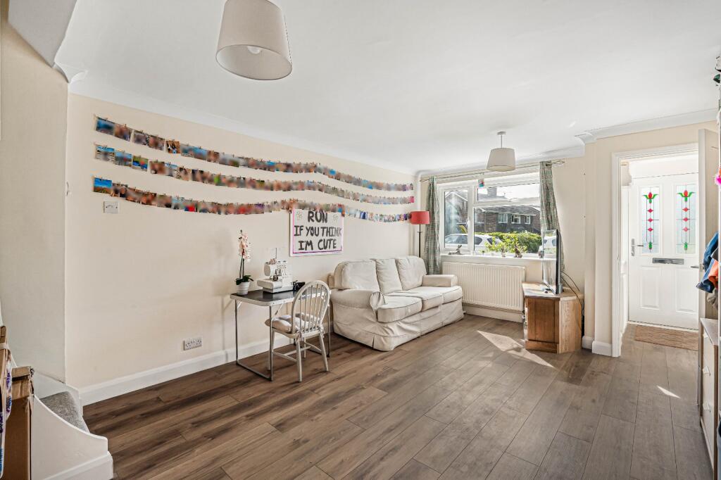 Greenfields Avenue, Alton, Hampshire - View 5