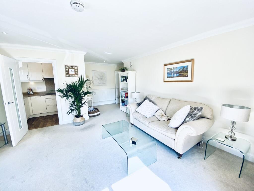 Apartment in Reading - View 5