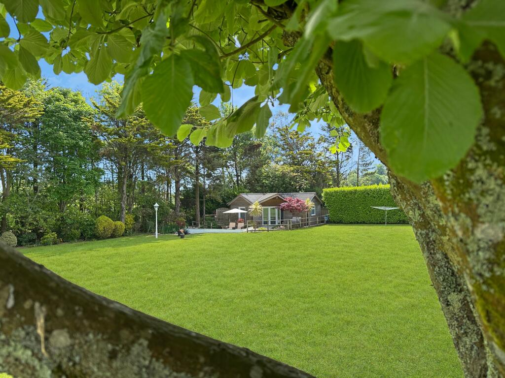 Plus 2 Bedroom Annexe & Timber Cabin, Truro TR1 photo 4