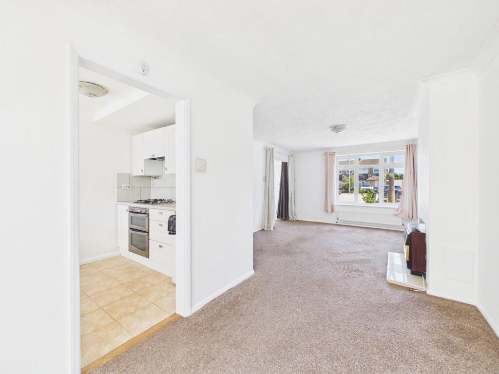 Galsworthy Close, Goring-by-Sea, Worthing, BN12 6LP - More