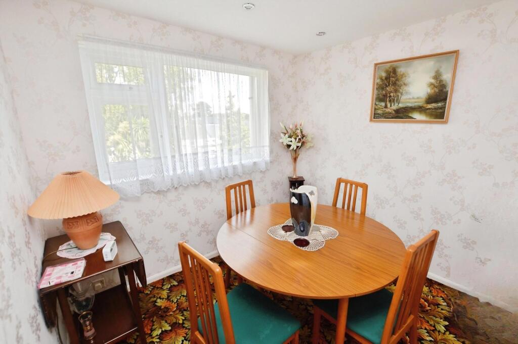 House in Torquay, Torbay - More