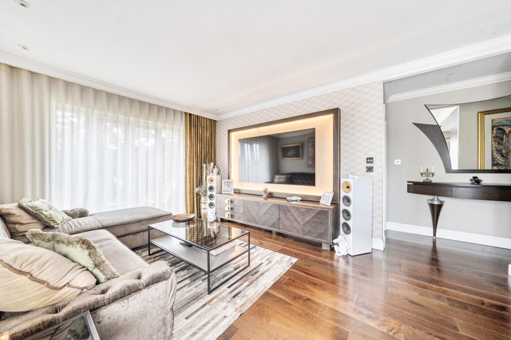 Apartment in Newbury, West Berkshire - More