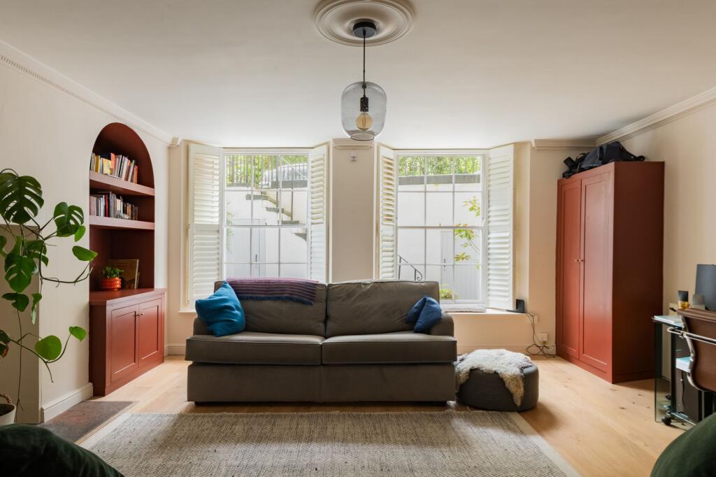 Apartment in Bristol, Clifton Village, Hotwells - View 3
