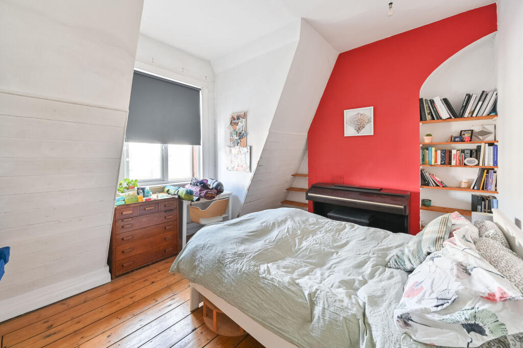 Apartment in London - View 5