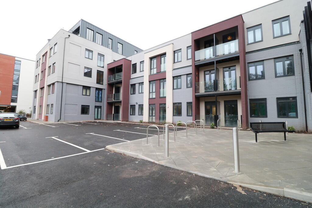 Main image of property: Broadoaks, Streetsbrook Road