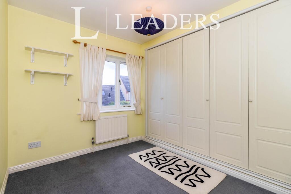 House in Kingston upon Thames - More