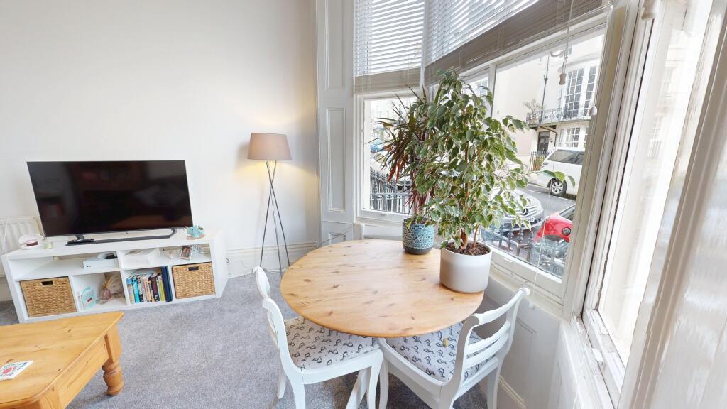 Apartment in Hove, Brunswick - View 4