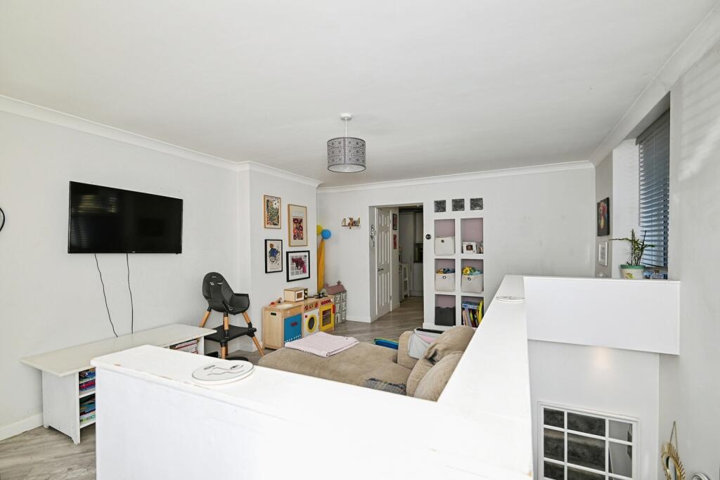 Apartment in Maidstone, Kent - View 2