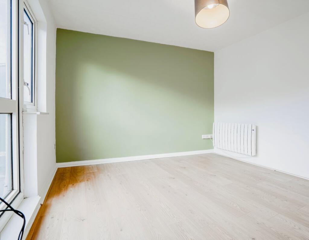 Flat 3 Polkirt, Castle Street, Looe, Cornwall, PL13 1AZ photo 2