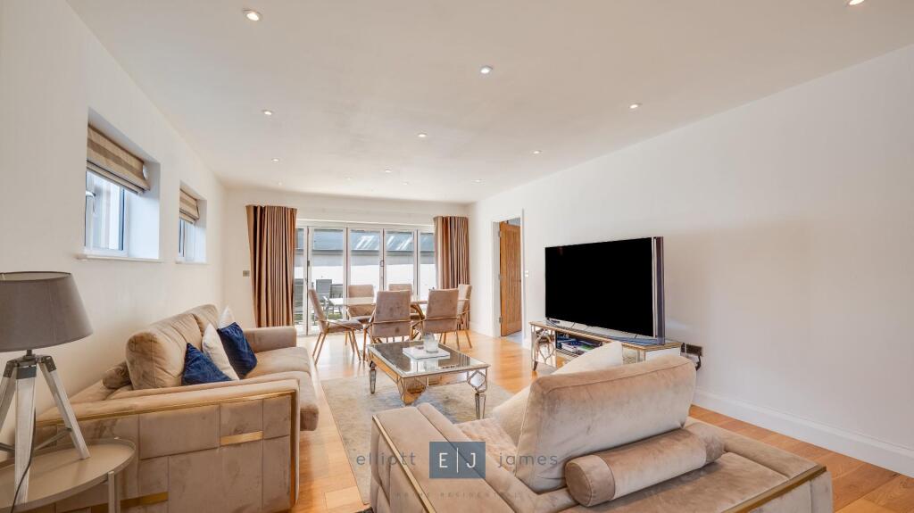 Summerfield Road, Loughton - View 2