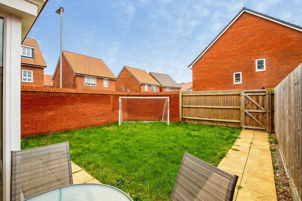 House in Northampton, Thrapston - More