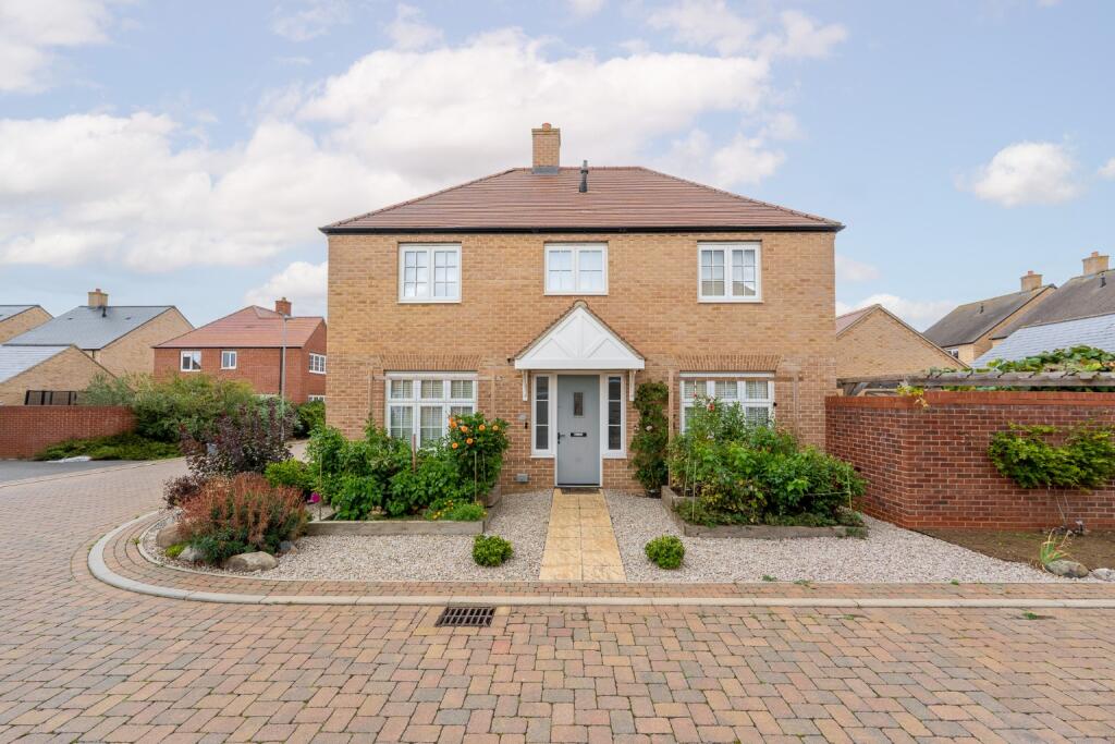 Main image of property: Tiptoff Close, Alconbury Weald, Huntingdon, Cambridgeshire, PE28 4FU