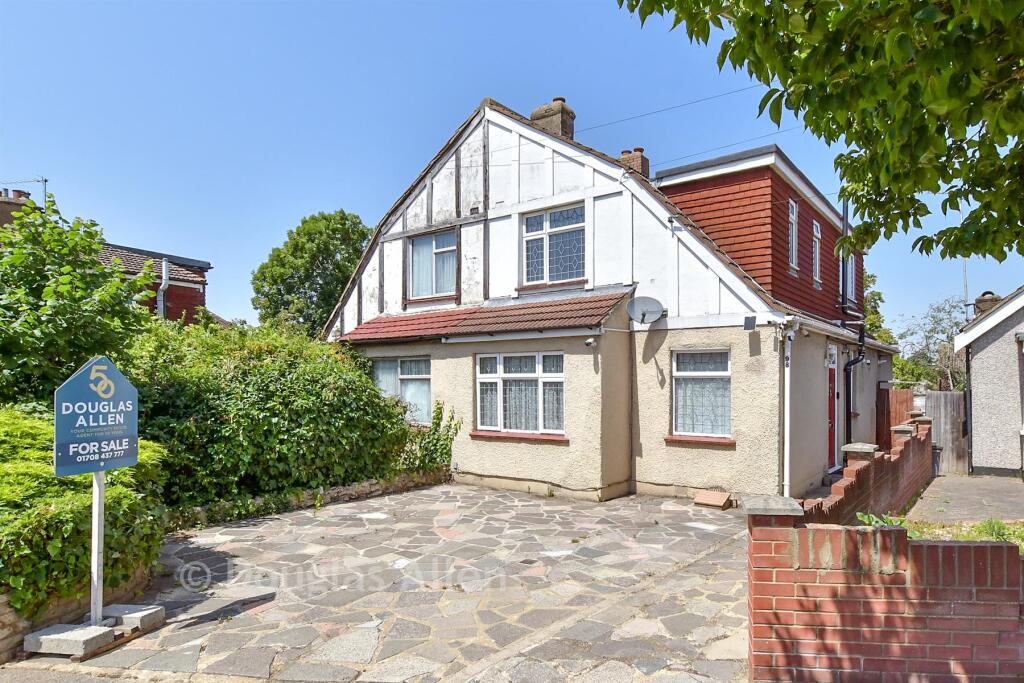 Main image of property: The Avenue, Hornchurch, Essex