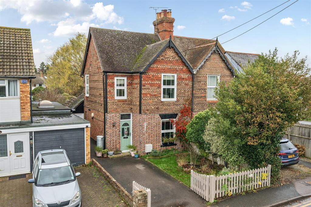 2-bed semi-detached on Kings Road, Headcorn, £375,000