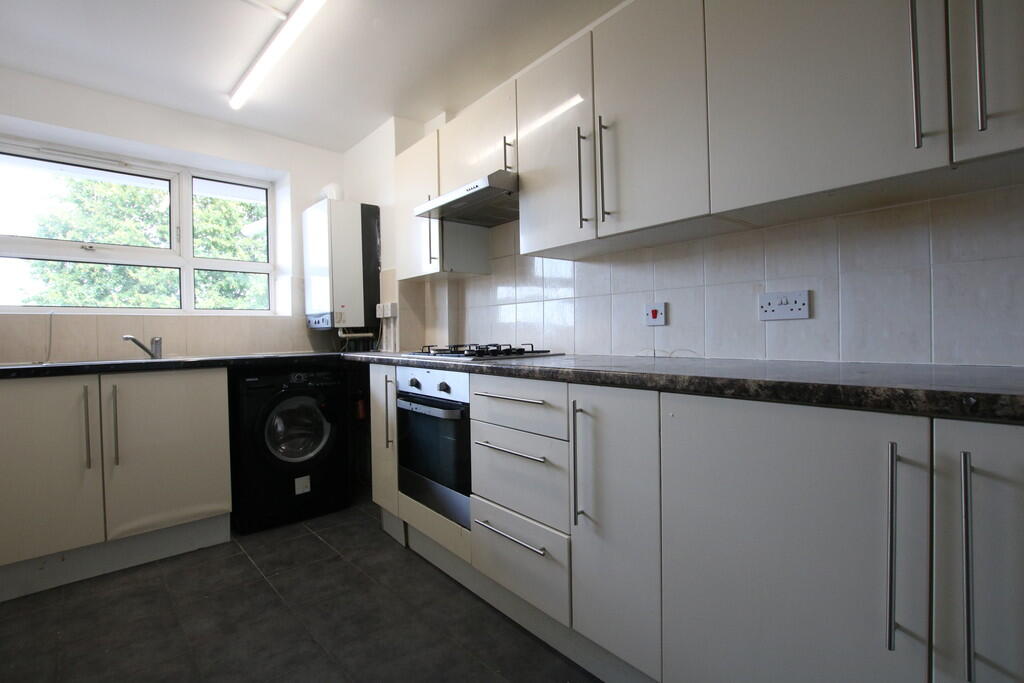 Hugh Gaitskell House, Harlesden photo 4