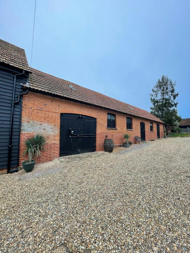 4.5 woodhall.main.2.jpg