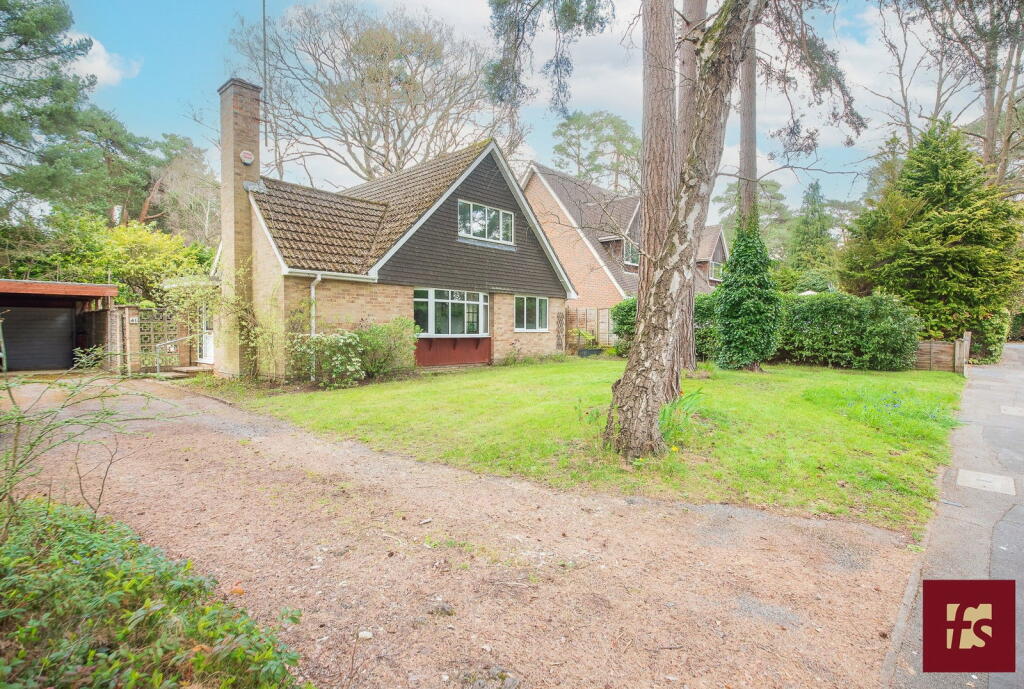 Main image of property: Linkway, Crowthorne, RG45 6ES