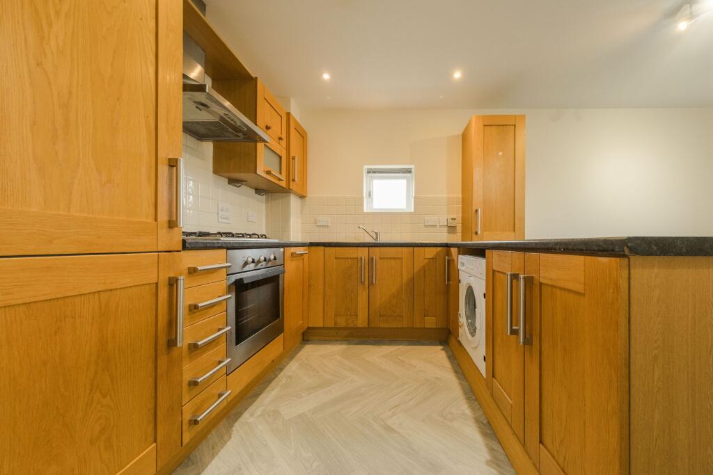 Apartment in Bristol, Repton Grange, Brentry - More