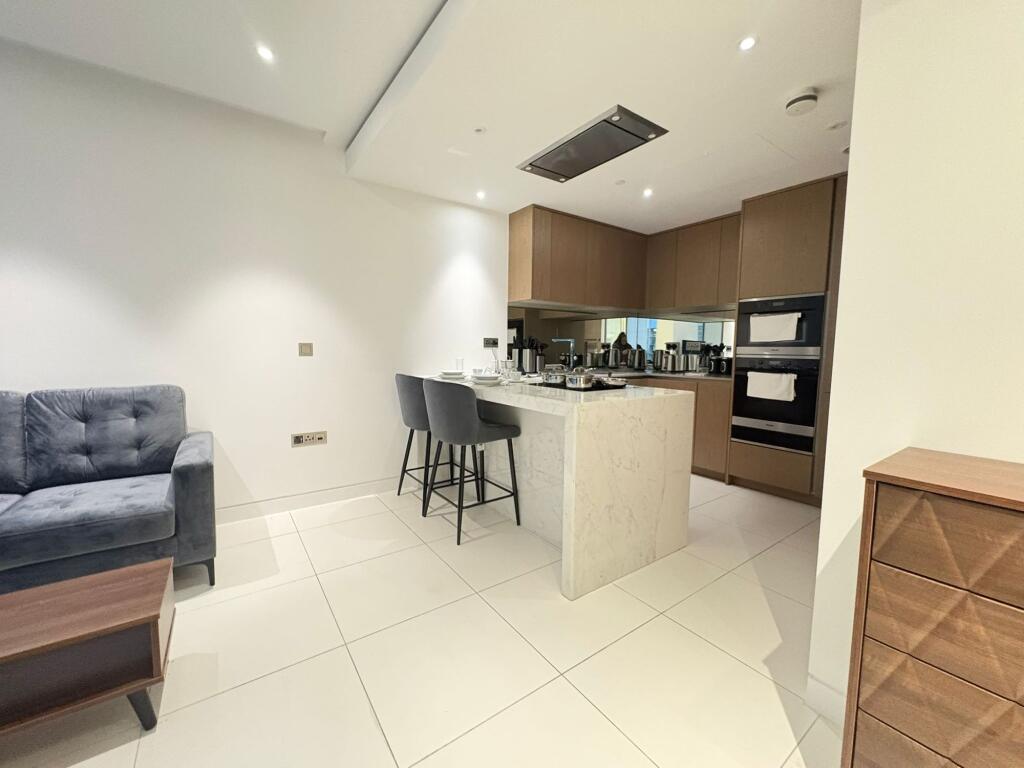 Apartment in London, City of London - View 2