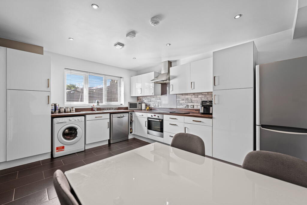 House in Barnsley, Stairfoot - View 2