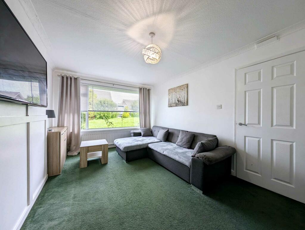 Osgodby Crescent, Osgodby, Scarborough, North Yorkshire photo 3
