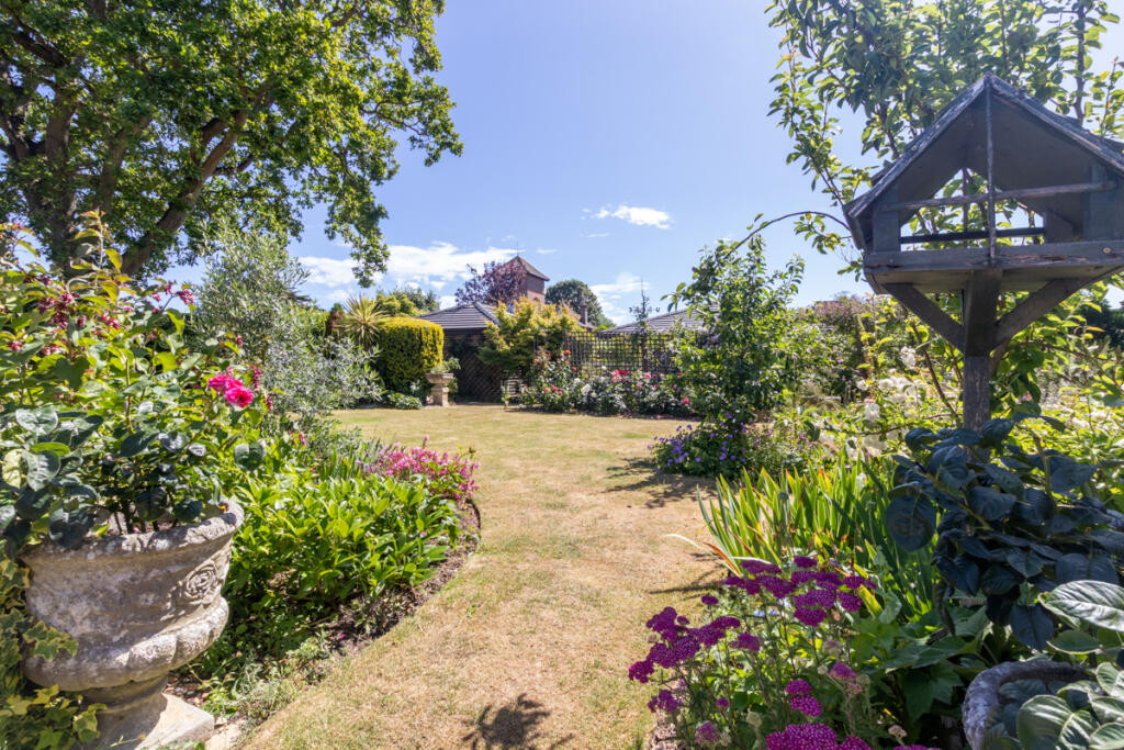 Craigweil Manor Private Estate, Aldwick, West Sussex - View 2