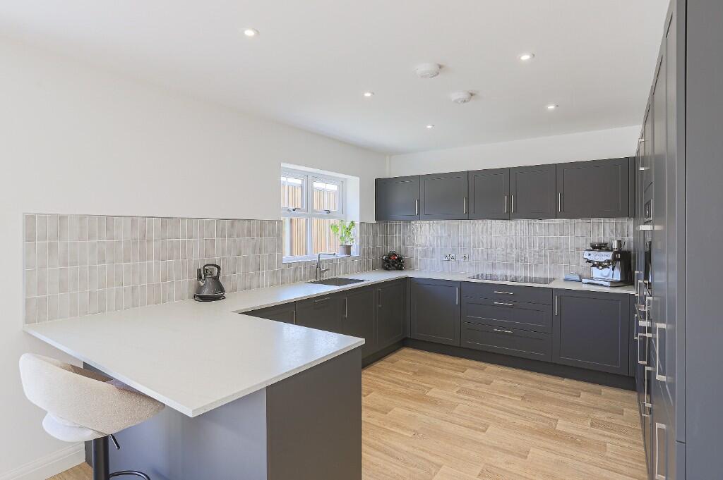 Paddock Close, Barnsley, South Yorkshire, S72 - View 5