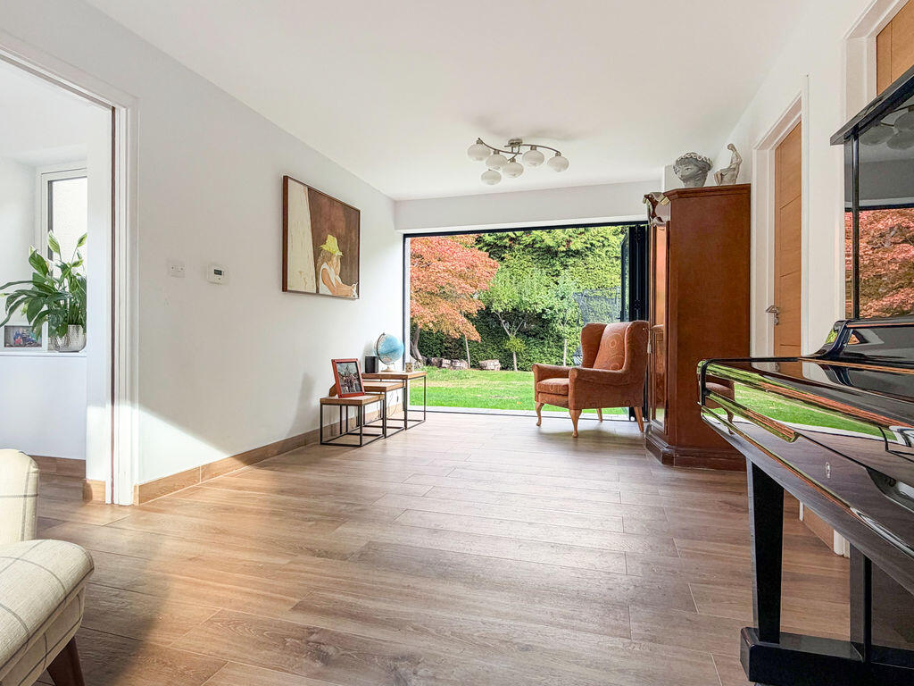 Waverley Drive, Camberley photo 4
