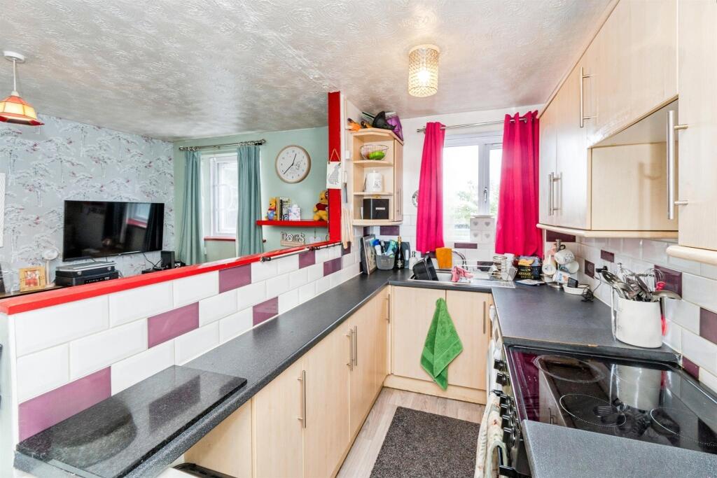 Apartment in Southampton - View 5