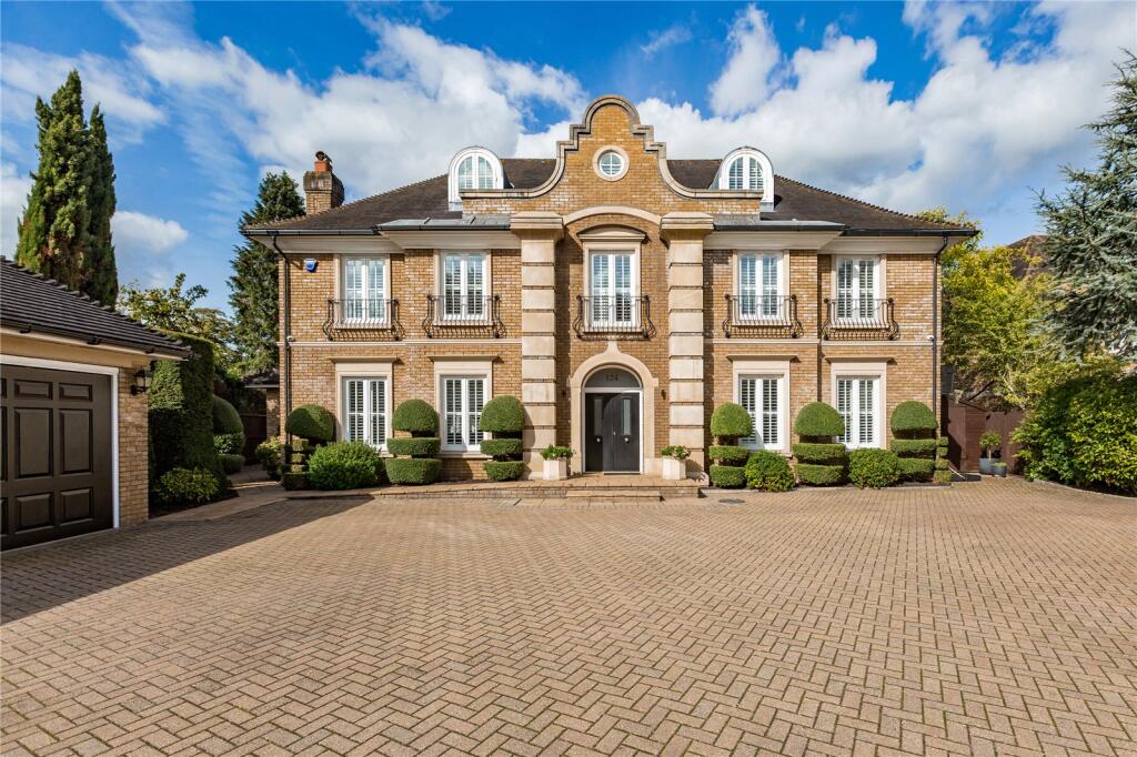 Main image of property: Grove Road, Tring, Hertfordshire, HP23