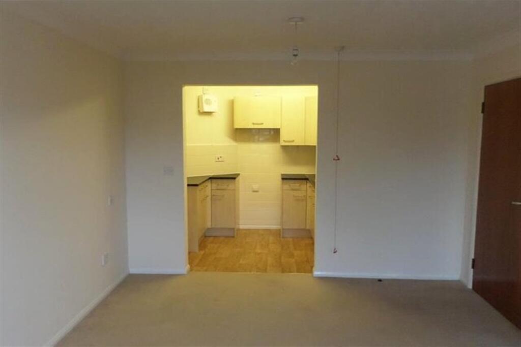 Apartment in Cambridge, Chesterton - View 4