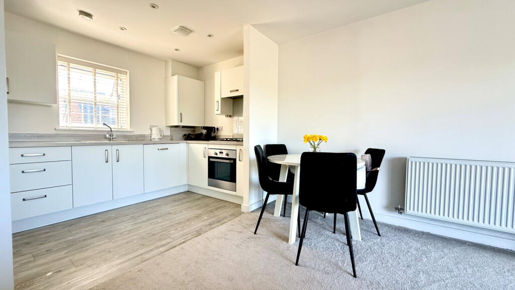 Apartment in Tonbridge and Malling, Wouldham - View 2