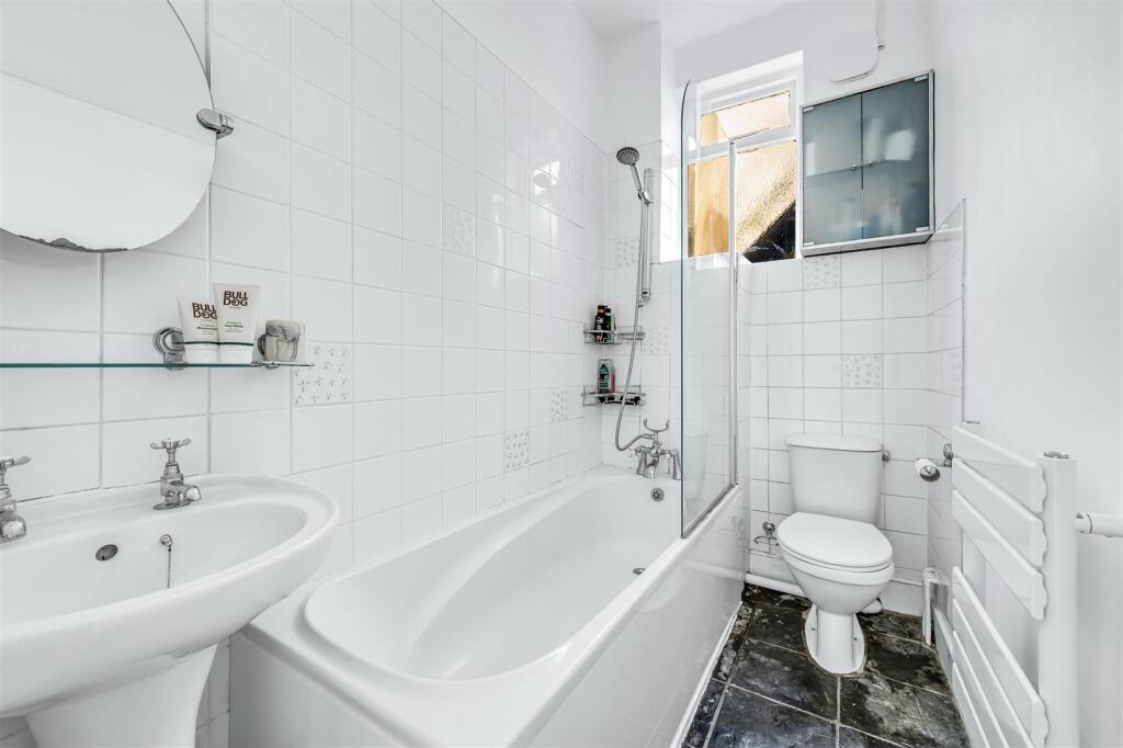 Apartment in London - More