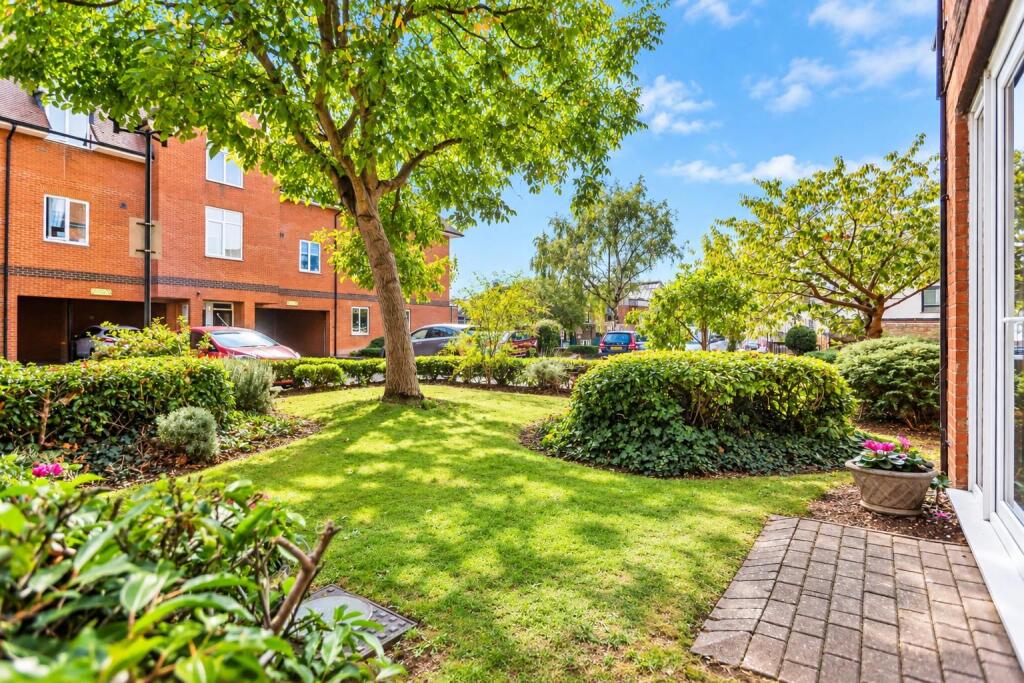 Apartment in East Hertfordshire, Folly Island, Hertford - View 5
