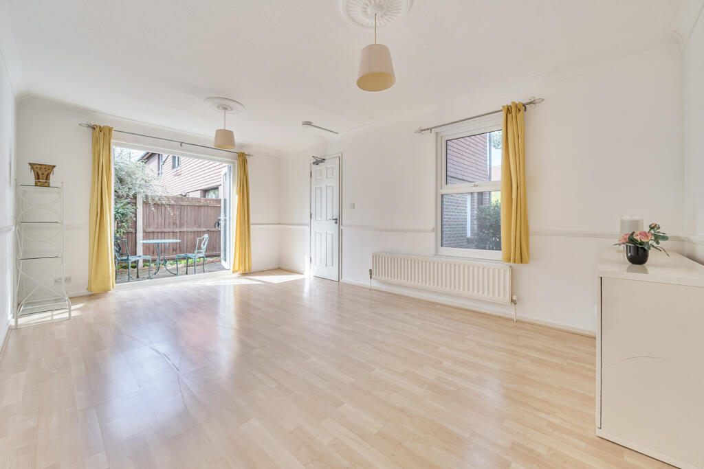 Langdon Way, London photo 2