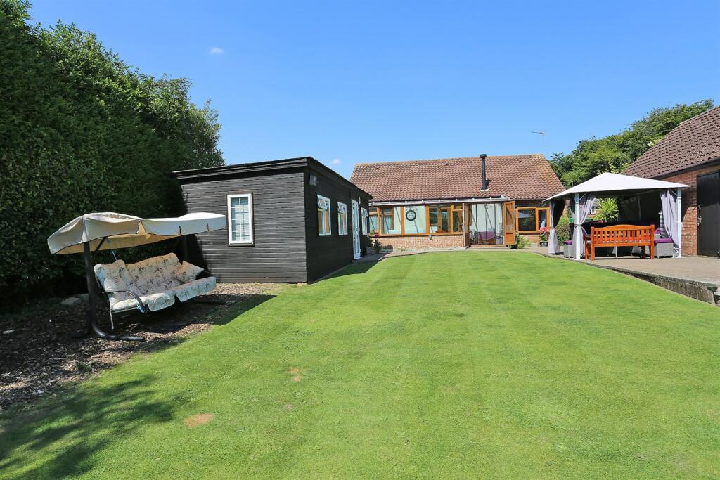 21 South Walsham Road photo 2