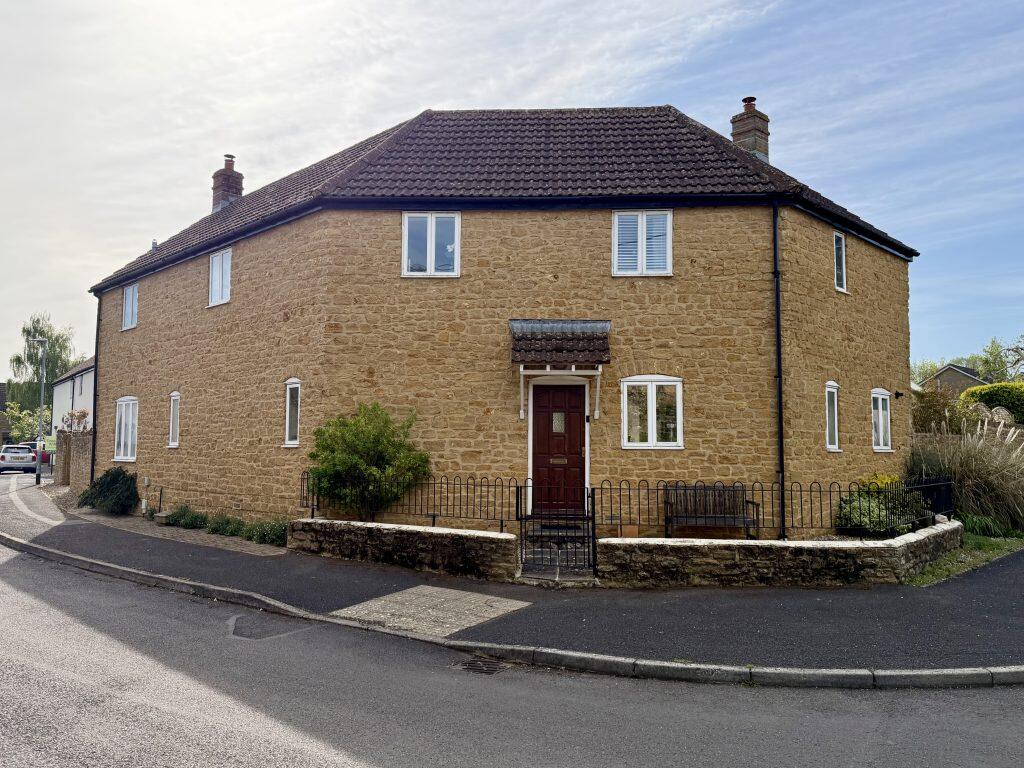 Main image of property: Forts Orchard, Chilthorne Domer, Yeovil, Somerset, BA22
