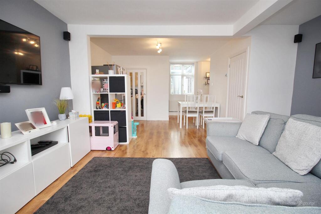 Grasmere Avenue, Tilehurst, Reading – pohled 2