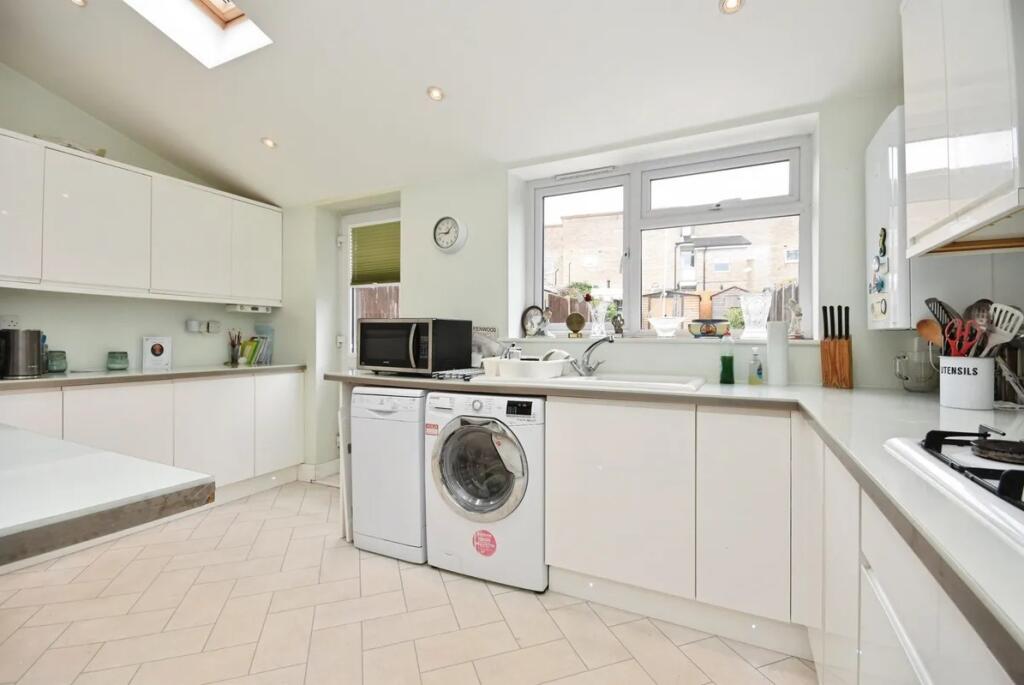 House in Southend-on-Sea - View 5