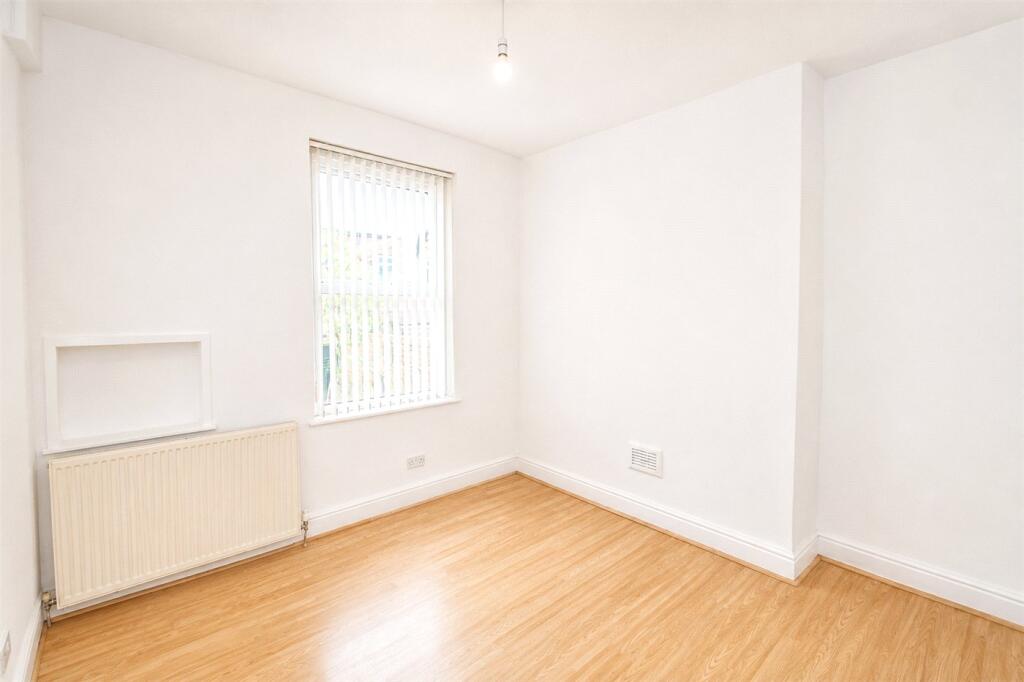 House in Wirral, Liverpool City Region - View 4