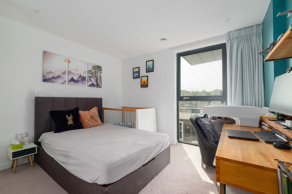 Apartment in London - More