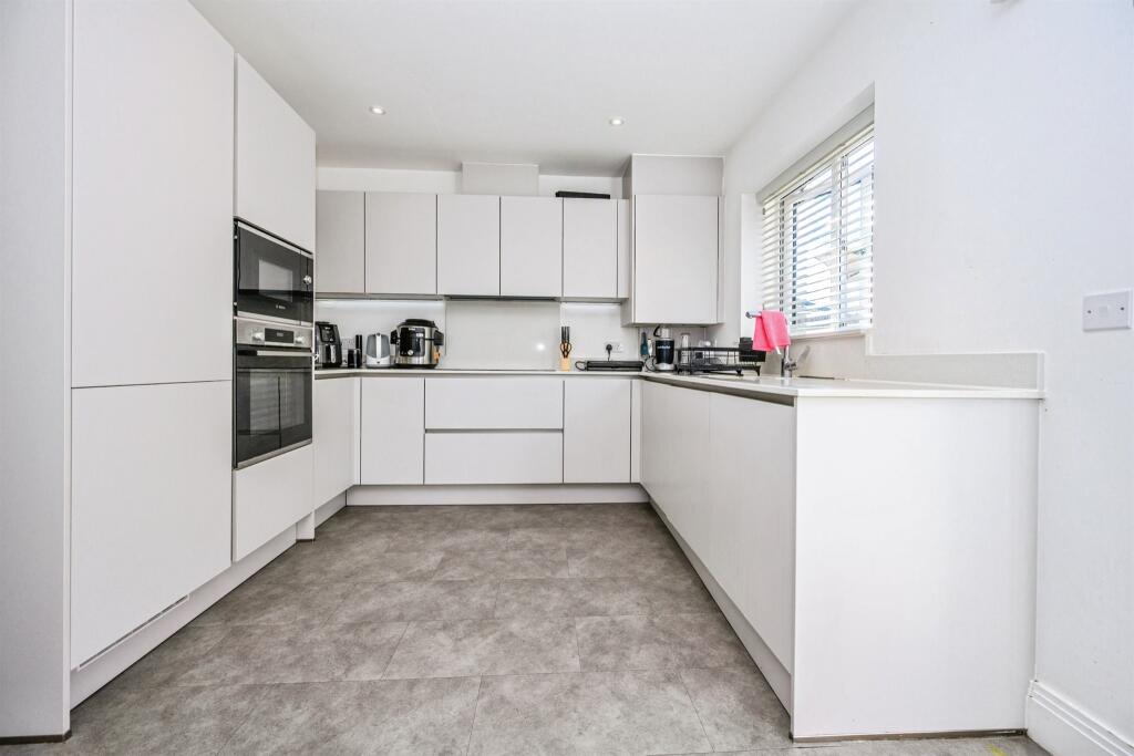 House in Watford - View 3